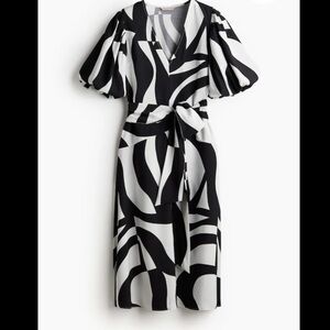 H&M TIE-BELT DRESS Size L black and white